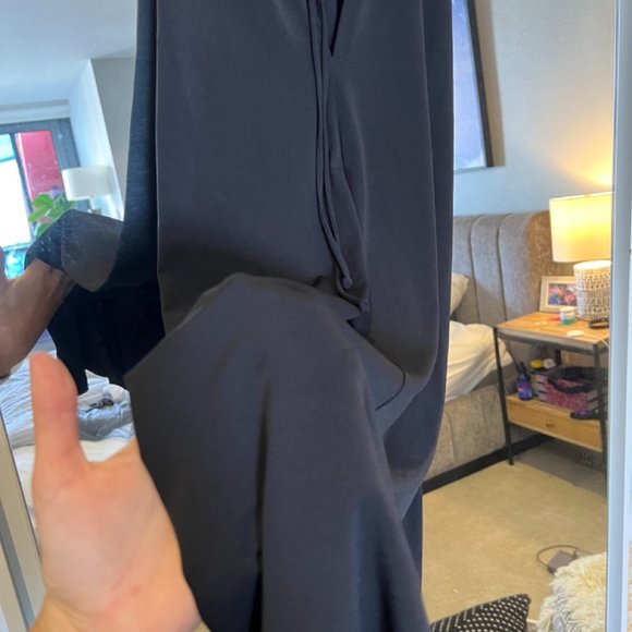 BCBGeneration Black Slinky Knot Front Top, XS, NWT - Picture 5 of 6